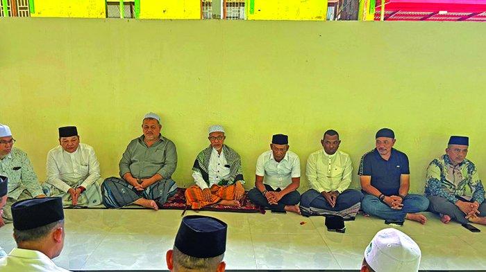 Anggota DPRA Takziah ke Rumah Almarhum Waled Nura. (Foto: DPRA)