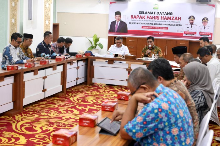 Wakil Menteri Perumahan dan Kawasan Permukiman RI, Fahri Hamzah, melakukan kunjungan kerja ke Aceh pada Kamis, 19 Juni 2025. (Foto: MC Aceh)
