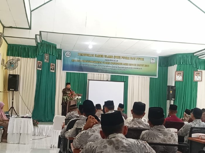 Wakil Bupati Aceh Singkil, Hamzah Sulaiman Membuka Pendidikan Kader Ulama (PKU) ke-IV. (Foto: MPU)