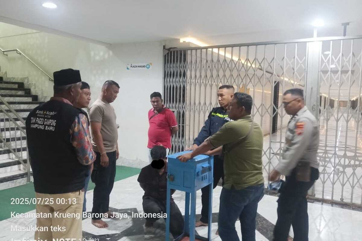 Seorang nelayan asal Kota Langsa, Provinsi Aceh, HD (28), nekat mengambil uang dari dalam kotak amal Masjid Raya Baiturrahman (MRB) Banda Aceh karena alasan ekonomi. (Foto: Dok. Polresta Banda Aceh)