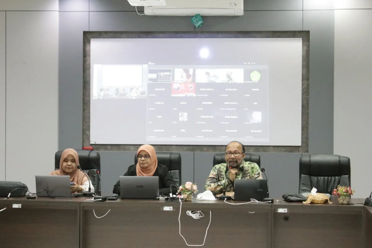 Para pembicara dalam webinar bertajuk Kajian Islam: Tamadun di Pahang dan Hubungannya dengan Aceh” (Foto: Humas UIN Ar Raniry)