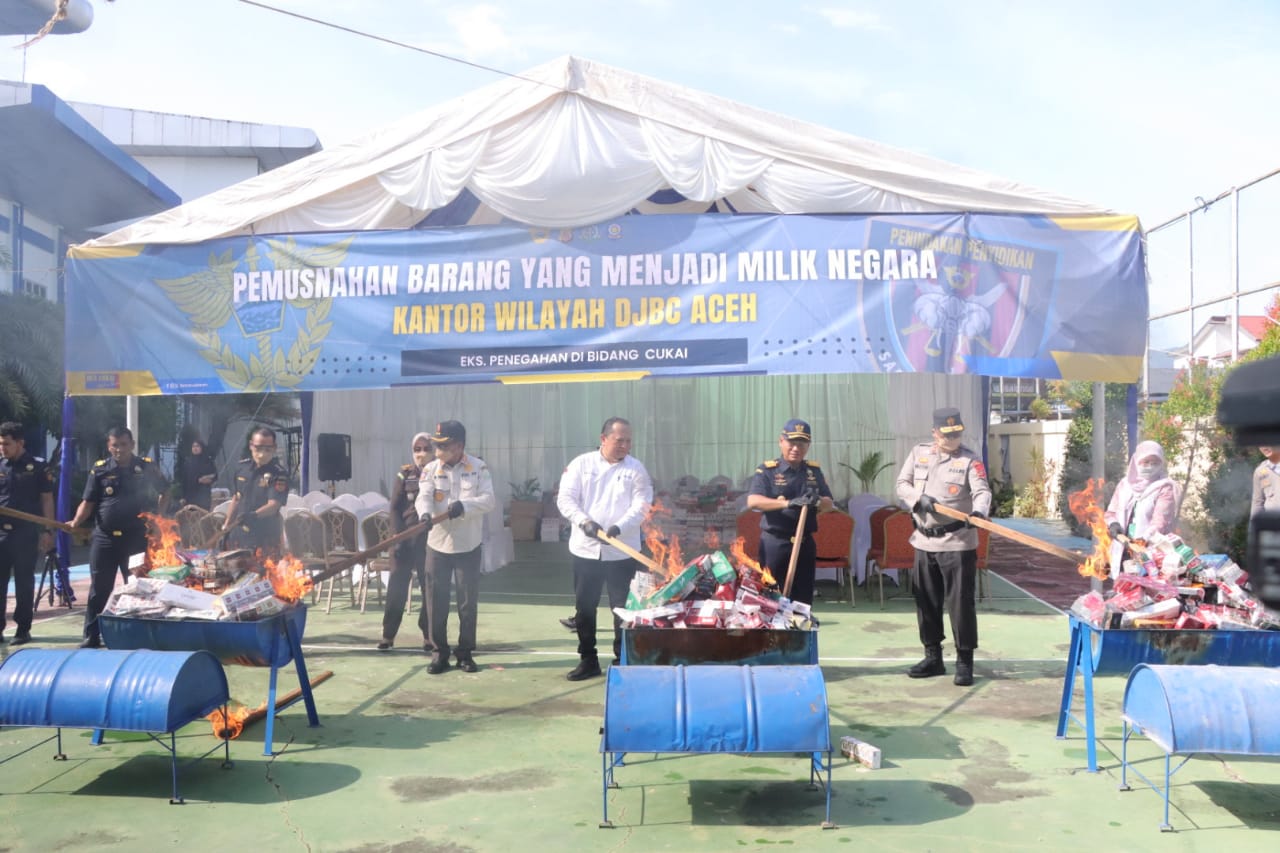 Kapolda Aceh Hadiri Pemusnahan Barang Milik Negara Hasil Penindakan Bea Cukai