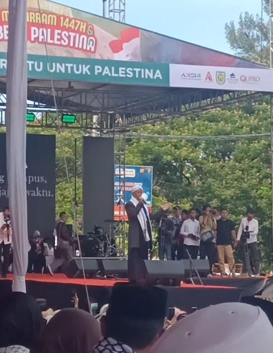 Opick Meriahkan Aksi Bela Palestina di Banda Aceh. (Foto: Nukilan)