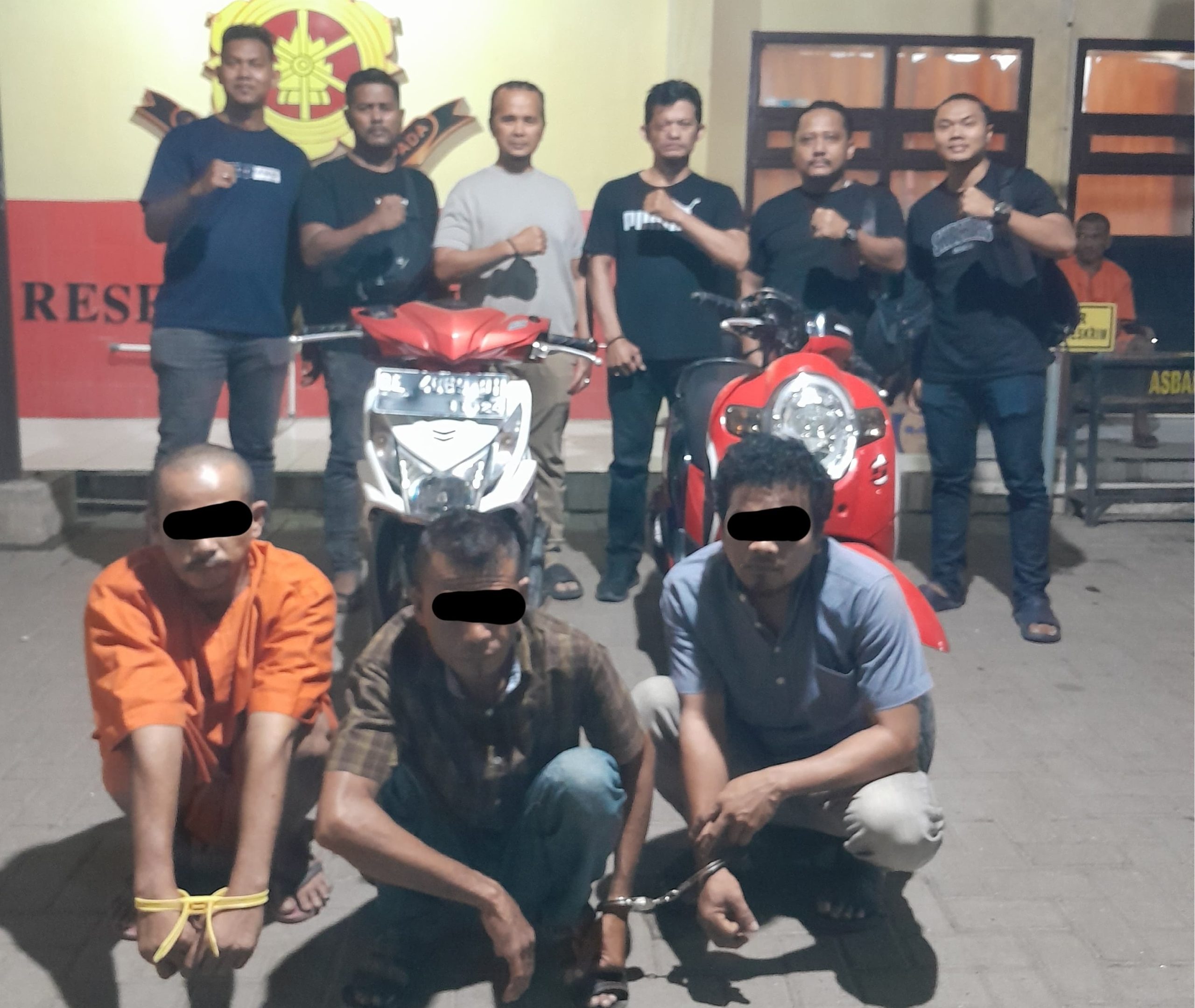Pelaku pencurian kendaraan bermotor yang diduga terlibat dalam kasus pencurian sepeda motor di kawasan Ulee Kareng, Banda Aceh. (Foto: Dok Polresta Banda Aceh)
