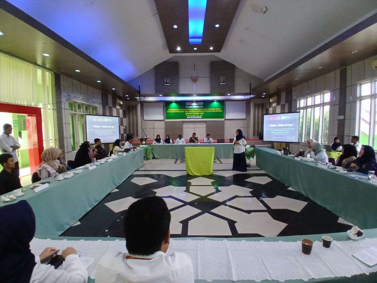 Temu Industri Singkronisasi Prakerin Dual System di Aula Setempat, Sabtu (26/7/2025). (Foto: RRI/Mahfud T)
