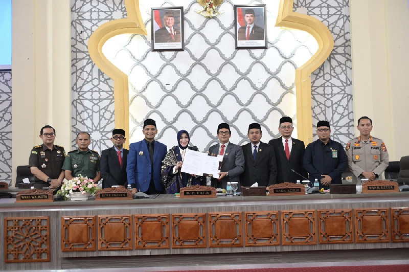 DPRK Banda Aceh Sahkan Pertanggungjawaban APBK 2024. (Foto: DPRK BANDA ACEH)