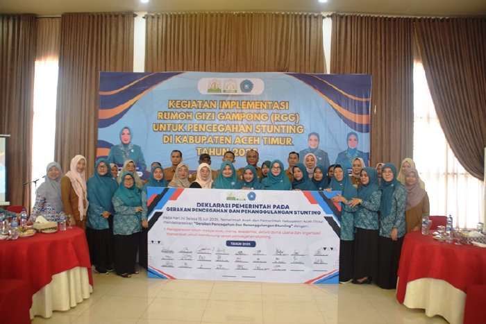 Tim penggerak TP PKK Aceh Timur, foto bersama usai Implementasi Rumoh Gizi Gampong (RGG) di aula Pendopo Bupati Aceh Timur, Selasa (15/07/2025) (Foto: Humas Aceh Timur).