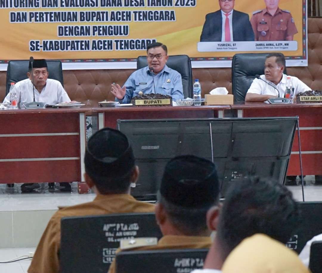 Bupati Aceh Tenggara Salim Fakhry saat membuka kegiatan Monev Dana Desa. (Foto: Diskominfo Agara)