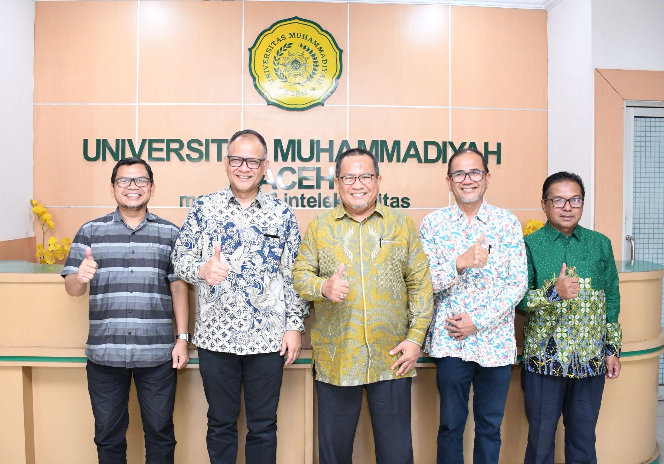 Direktur Jenderal Pendidikan Tinggi Kementerian Pendidikan Tinggi, Sains, dan Teknologi (KemendiktiSaintek), Prof. Dr. Khairul Munadi, ST., M.Eng., melakukan kunjungan kerja ke Universitas Muhammadiyah Aceh (Unmuha), Sabtu (26/7/2025). (Foto: Humas Unmuha)