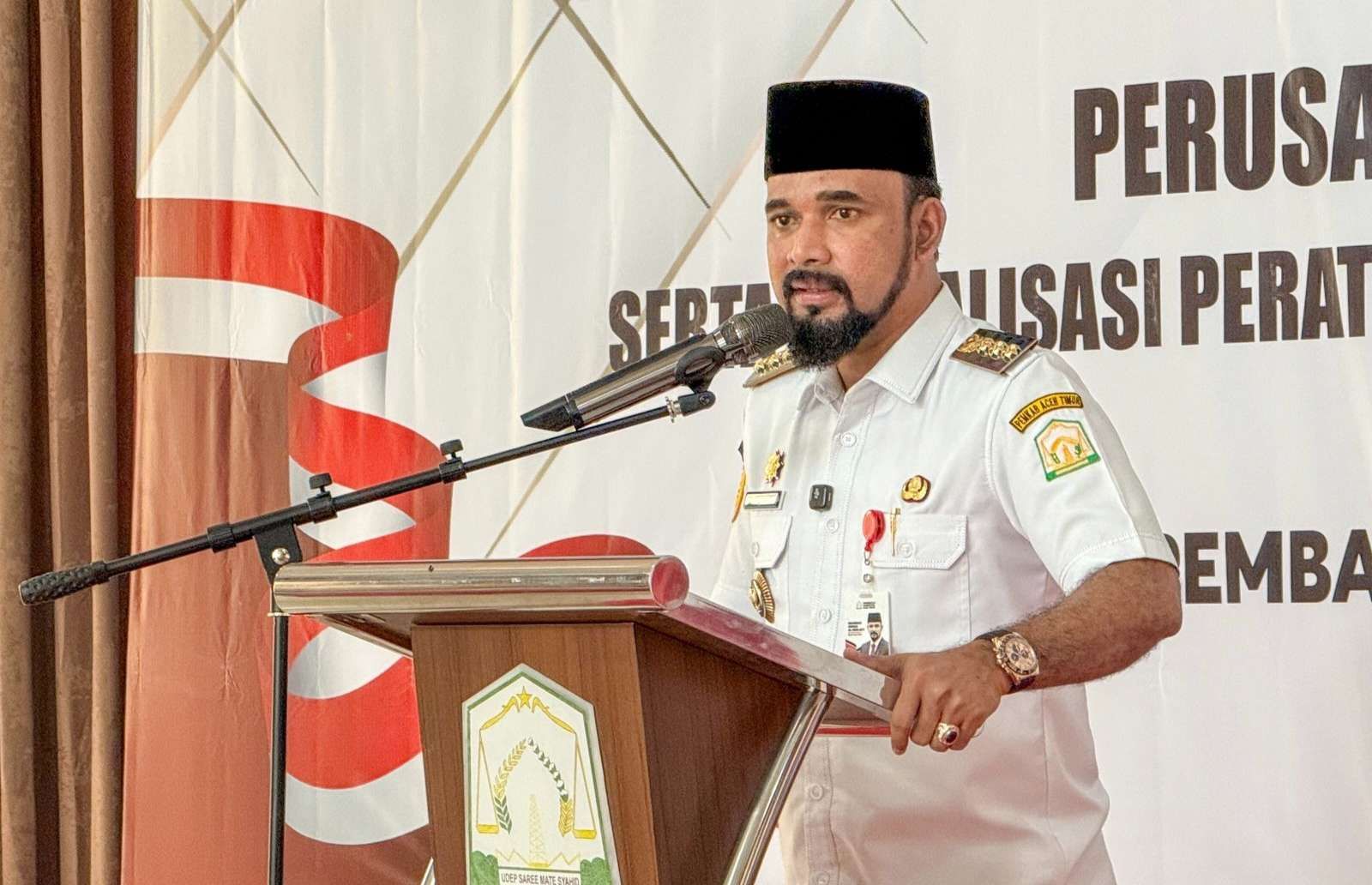 Bupati Iskandar Usman Al-Farlaky, SHI, MSi (Foto: Pemkab Aceh Timur)