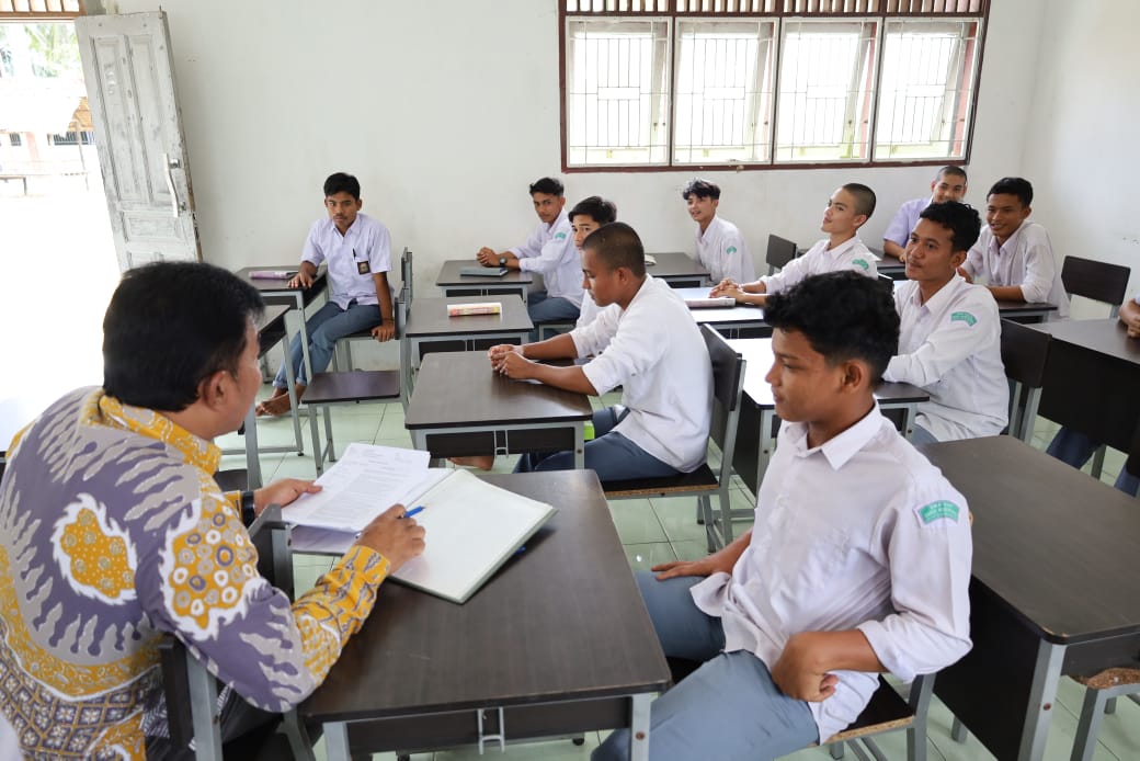 Kepala Bidang Pembinaan SMA dan PKLK Dinas Pendidikan Aceh, Syarwan Jhoni, S.Pd., M.Pd., melakukan kunjungan kerja ke Cabang Dinas Pendidikan Aceh Utara. (Foto: Disdik)