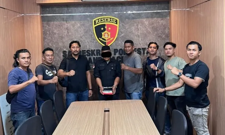 Curi Handphone di Bandara SIM, Karyawan Hotel Ternama di Banda Aceh Ditangkap Polisi. (Foto: Polresta Banda Aceh)