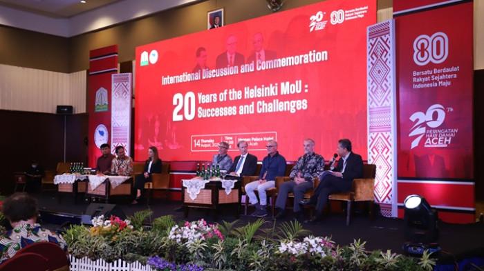 Rektor Universitas Syiah Kuala (USK), Prof Dr Ir Marwan saat menjadi speaker atau pembicarapada International Discussion and Commemoration “20 Years of Helsinki MoU: Successes and Challenges” di Hermes Palace Hotel, Kamis (14/8/2025). (Foto: SerambiNews)