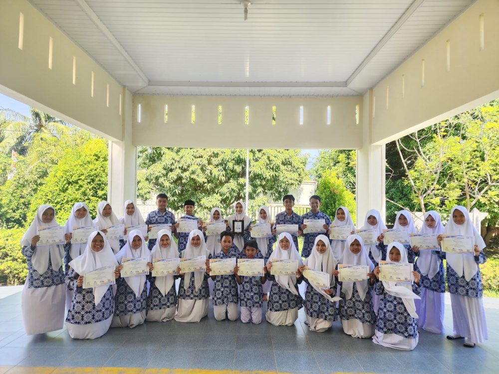 SMPN 10 Banda Aceh Pertahankan Gelar Juara Umum KSOB 2025. (Foto: Humas BNA)