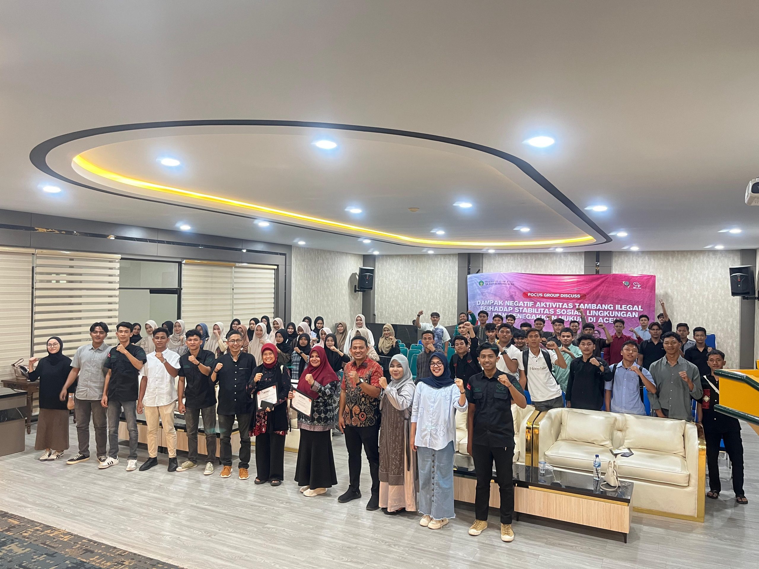 DEMA UIN Ar-Raniry Gelar FGD: Mengurai Dampak Tambang Ilegal terhadap Sosial, Lingkungan, dan Penegakan Hukum di Aceh. (Foto: For Nukilan)