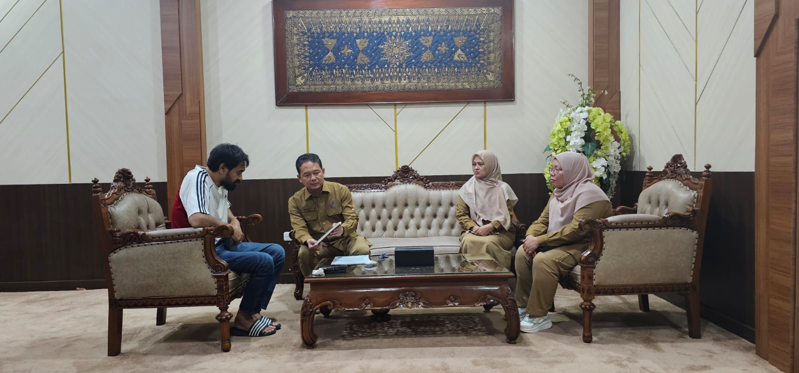 Audiensi Kepala BPOM Aceh, Yudi Noviandi, dengan Gubernur Aceh, Muzakir Manaf, di Pendopo Gubernur, Selasa (19/8/2025). (Foto: Dok BPOM Aceh)