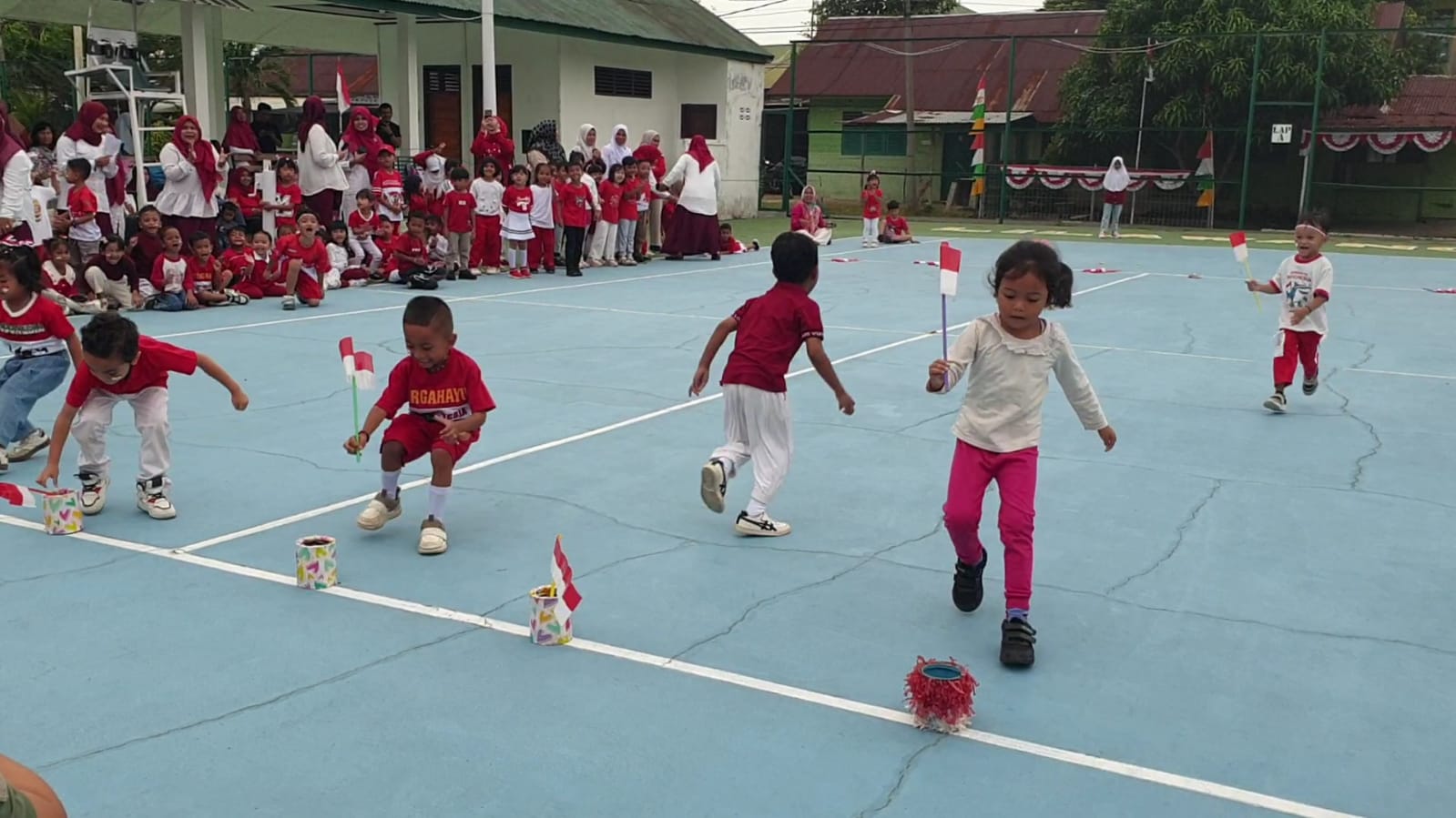 Ibu dan Anak TK Lilawangsa Meriahkan Lomba Kemerdekaan HUT ke-80 RI. (Foto: For Nukilan)