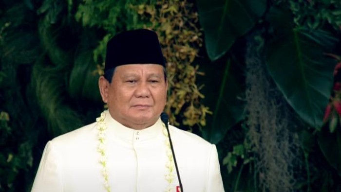 Presiden Prabowo Subianto untuk pertama kalinya memimpin upacara peringatan detik-detik Proklamasi Kemerdekaan Republik Indonesia ke-80 di Istana Merdeka, Jakarta, Minggu (17/8/2025). (Foto: Youtube SetPres)