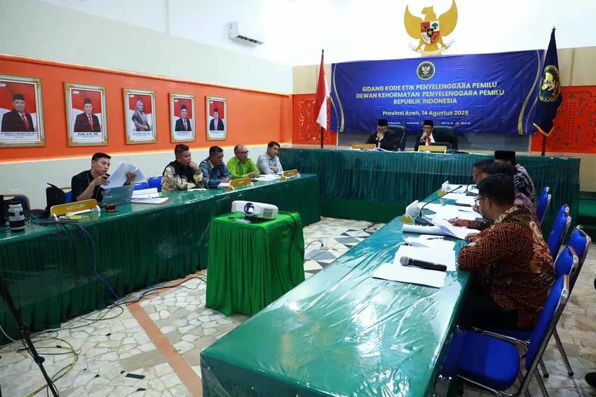 DKPP Periksa Anggota KIP Aceh Tengah Terkait Dugaan Suap Pilkada 2024. (Foto: HUMAS DKPP)