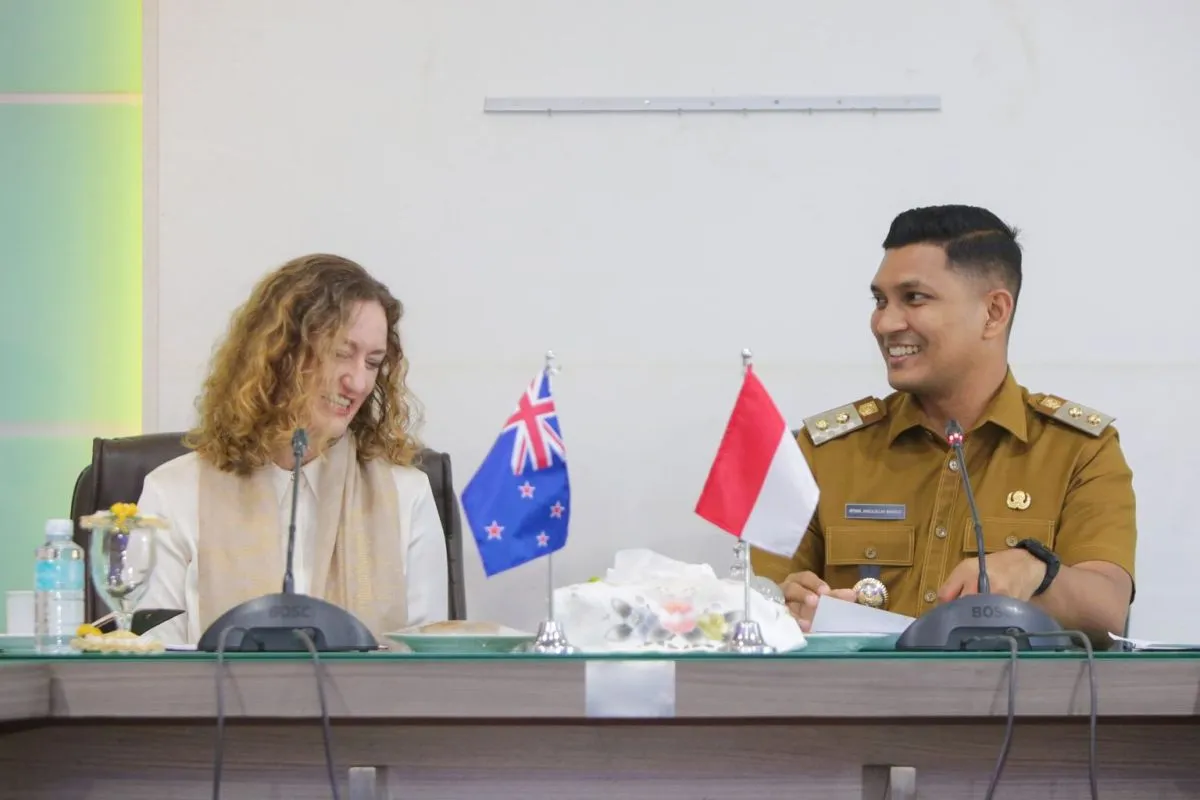 Wakil Wali Kota Banda Aceh, Afdhal Khalilullah menerima kunjungan Deputi Kepala Misi Selandia Baru untuk Indonesia, Dr Giselle Larcombe, pada Selasa (23/9/2025). (Foto: Pemko Banda Aceh)