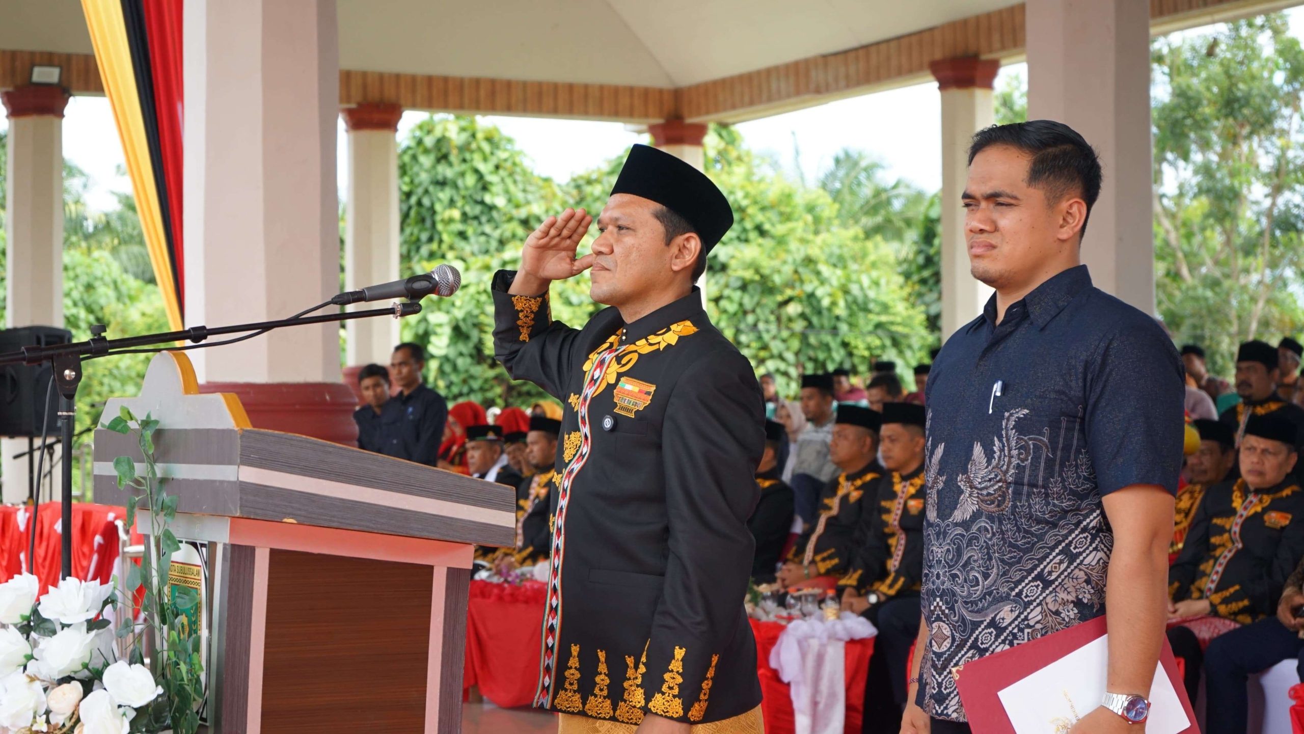 Wakil Gubernur Aceh, Fadhlullah, S.E, Memimpin Upacara Hari Jadi Kota Subulussalam Ke-63, di Lapangan Sadakata Kota Subulussalam, Minggu (14/9/2025). (Foto: Humas Aceh)