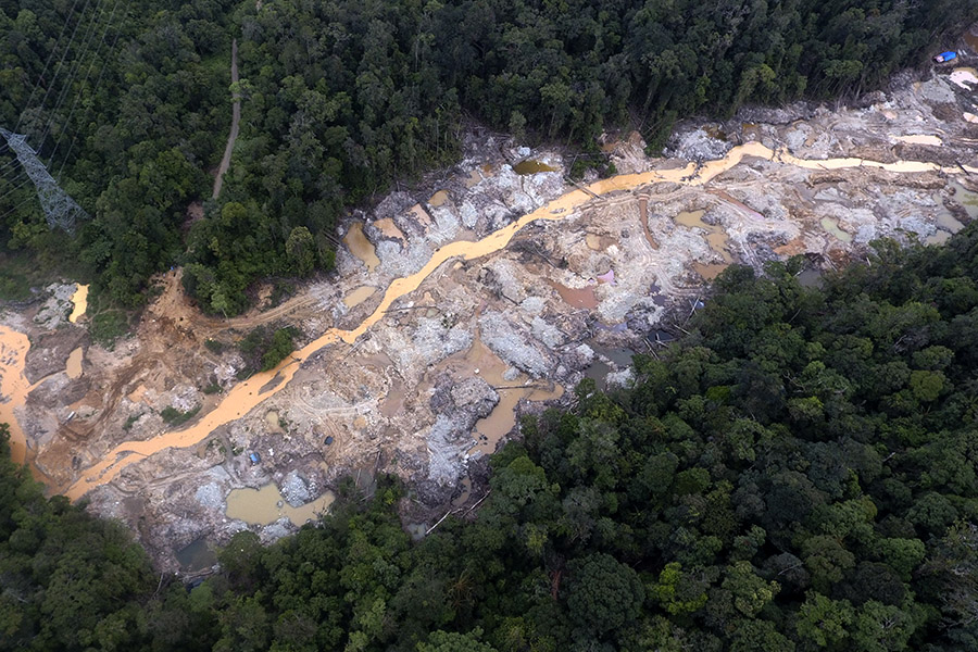 Kondisi sungai di Geumpang, Pidie, Aceh, yang sebelumnya mengalami kerusakan akibat pertambangan emas ilegal. (Foto: Boyhaqie)