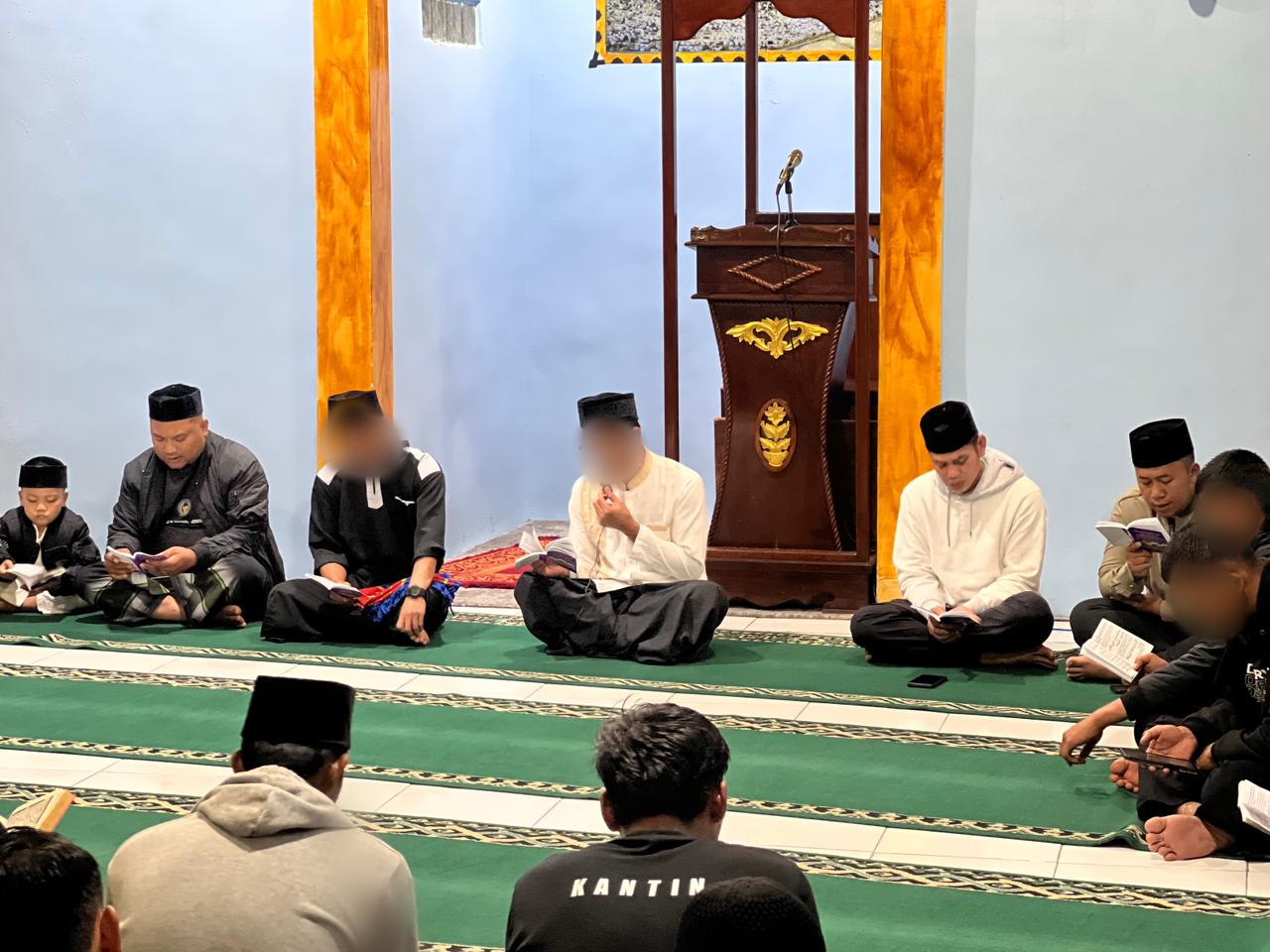 Wirid Yasin Bersama di Masjid At-Taubah Rutan Takengon. (Foto: Humas Rutan Takengon)