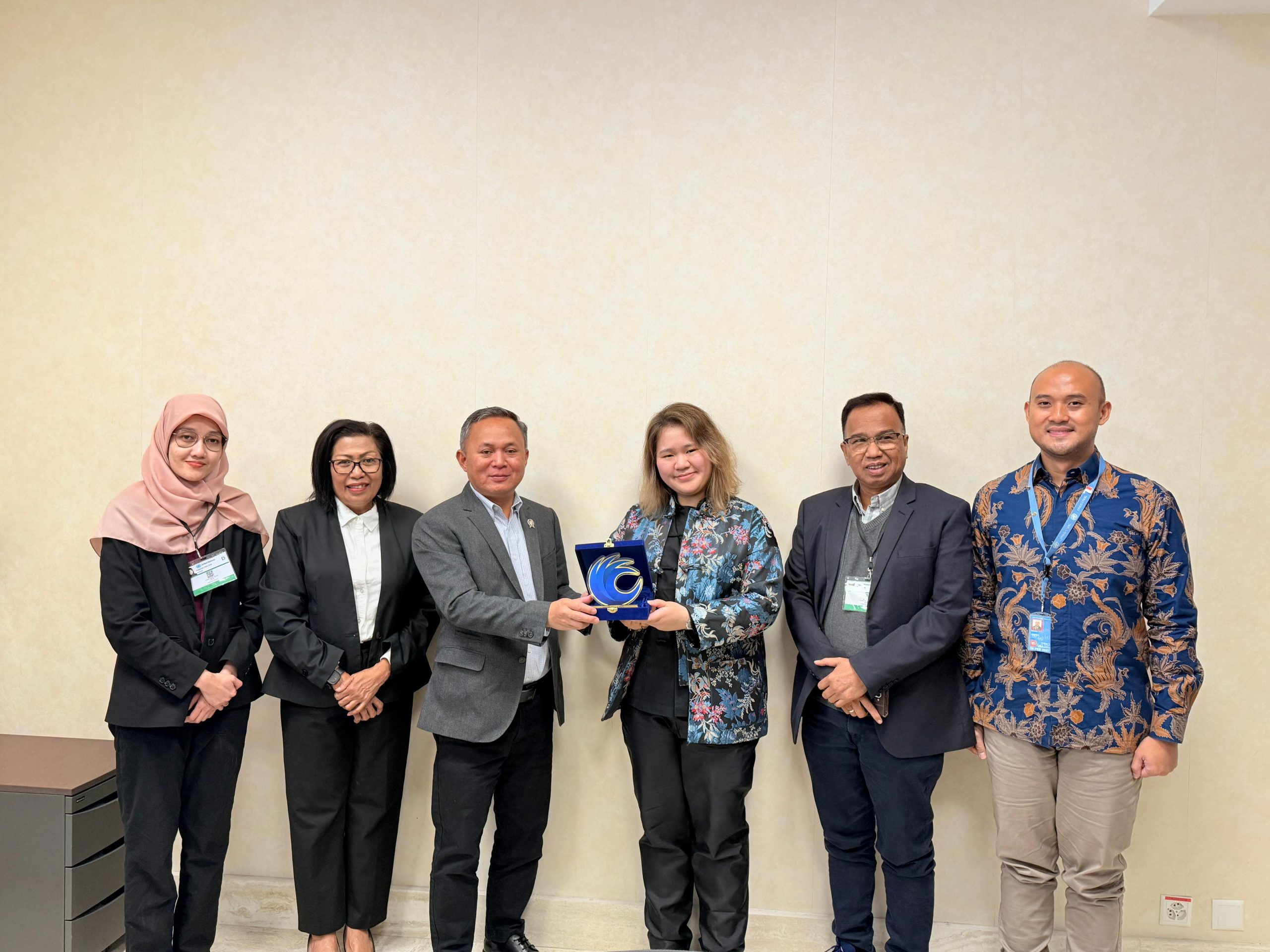 Ketua WG-BHR, Pichamon Yeophantong, memberikan apresiasi atas perkembangan regulasi bisnis dan HAM di Indonesia yang semakin terarah dan bersifat mandatory. (Foto: For Nukilan)