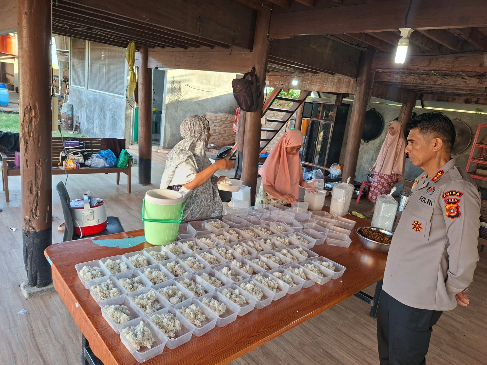 Kapolda Aceh Tinjau Program PMT bagi Ibu Hamil dan Lansia di Gampong Tibang
