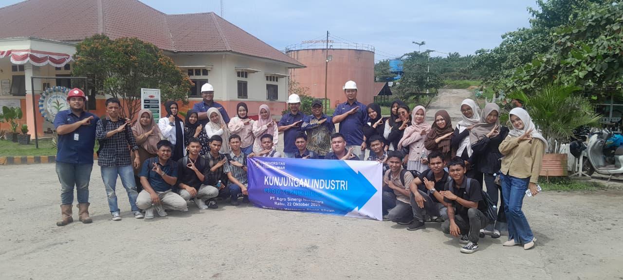 Mahasiswa Teknik Industri UTU Dalami Proses Produksi CPO di Pabrik Kelapa Sawit Aceh Seujahtera. (Foto: For Nukilan)