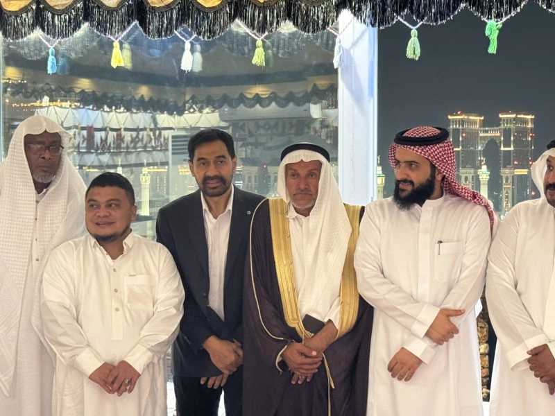 Gubernur Aceh, H. Muzakir Manaf atau akrab disapa Mualem bertemu sejumlah investor asal Timur Tengah dan memaparkan potensi besar yang dimiliki Aceh. (Foto: Humas Aceh)