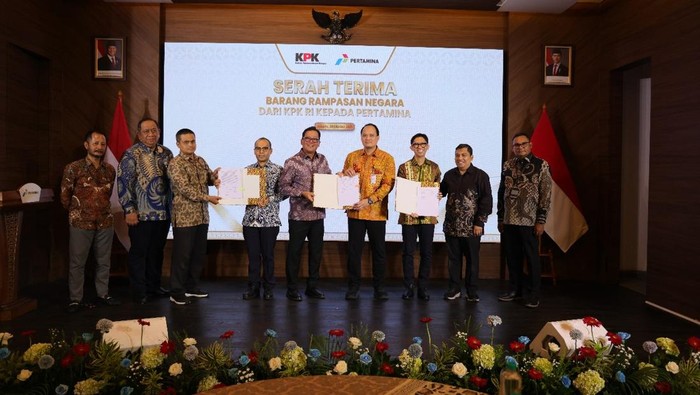 Serah terima dari KPK ke Pertamina (Foto: dok KPK)