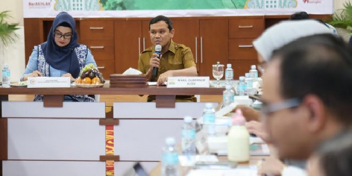 Wakil Gubernur Aceh, H. Fadhlullah, SE, meminta dukungan penuh dari Komisi IX DPR RI untuk memperkuat sektor kesehatan. (Foto: Humas Aceh)