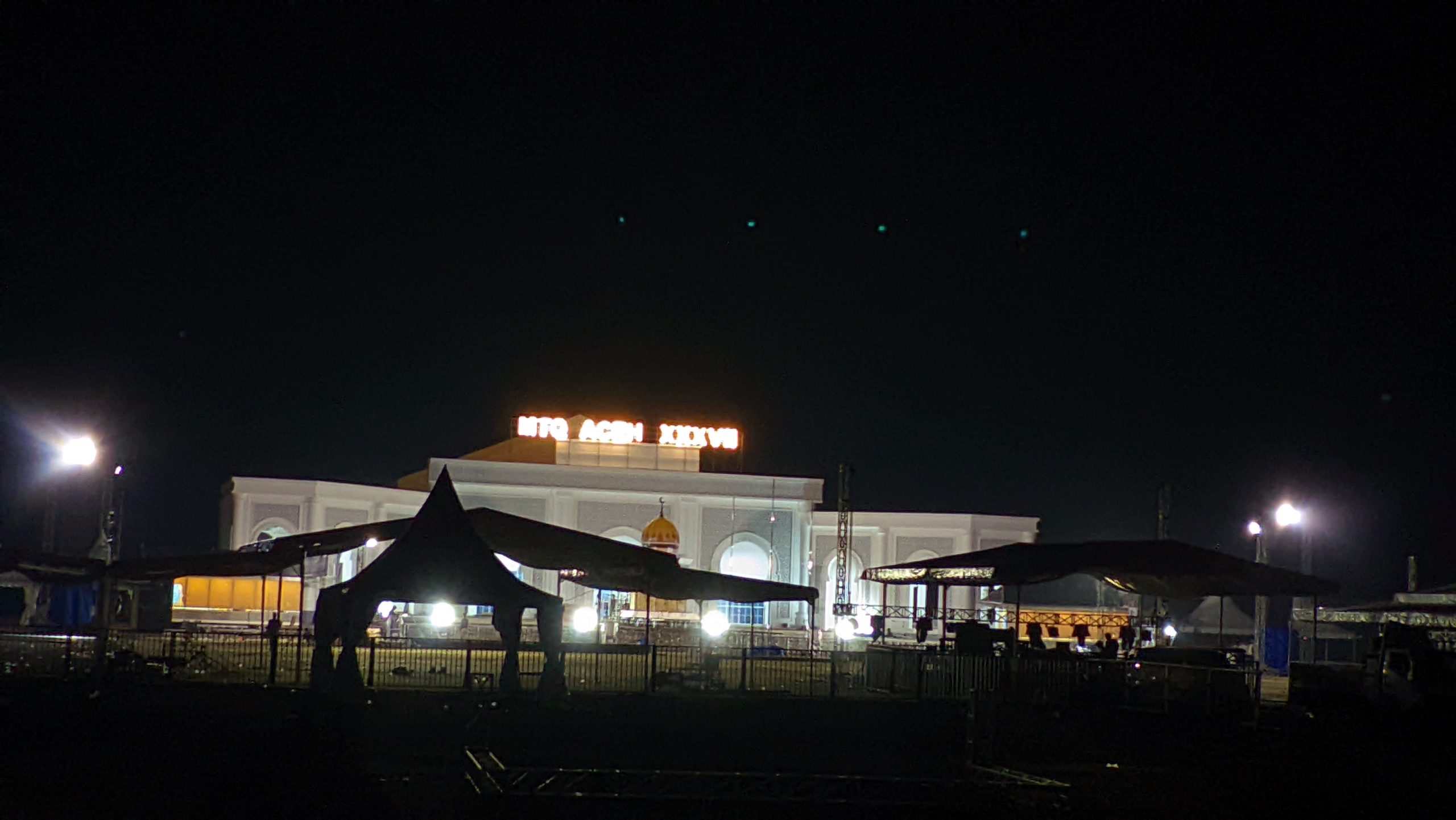 Venue panggung yang akan di gunakan pada acara MTQ Aceh Detik Pembukaan MTQ Aceh ke-37 . |(Foto: KBA.ONE)