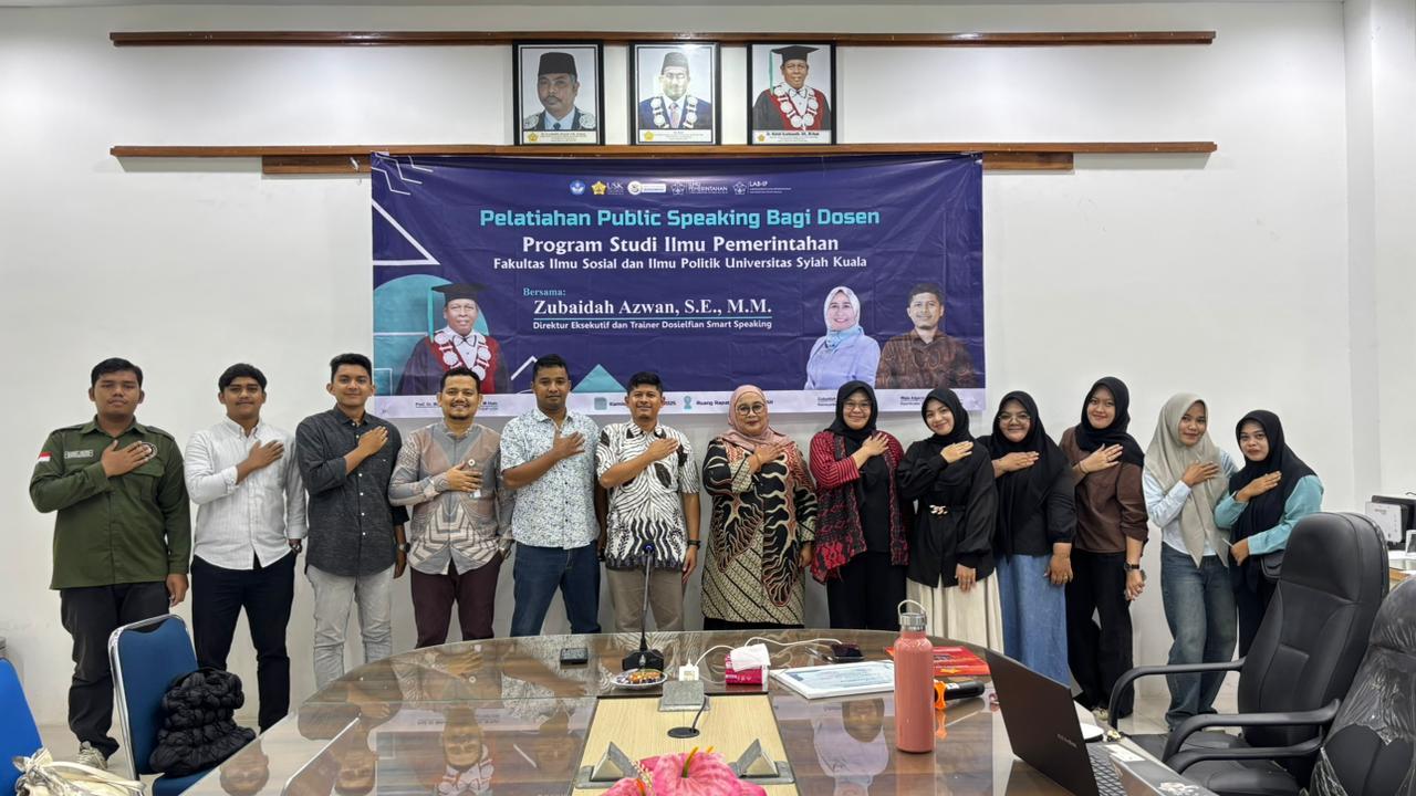 Laboratorium Ilmu Pemerintahan Fakultas Ilmu Sosial dan Ilmu Politik (FISIP) Universitas Syiah Kuala (USK) menggelar pelatihan public speaking bagi dosen dan mahasiswa Program Studi Ilmu Pemerintahan, pada Kamis (13/11/2025), di ruang rapat FISIP USK. (Foto: For Nukilan)