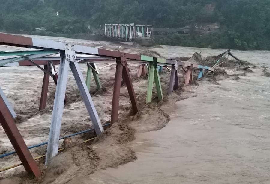 Ilustrasi jembatan rusak akibat banjir. (Foto: BPBA)