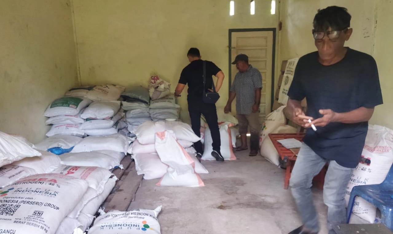 Barang bukti puluhan karung pupuk bersubsidi yang diamankan. (Foto: Dok. Polda Aceh