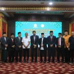 Mualem Lantik Pengurus Baitul Mal Aceh Periode 2025–2030