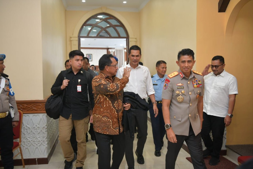 Kepala BPKA Dampingi Sekda dan Kapolda Aceh Lepas Kepulangan Mendagri Tito Karnavian. (FOTO: BPKA)