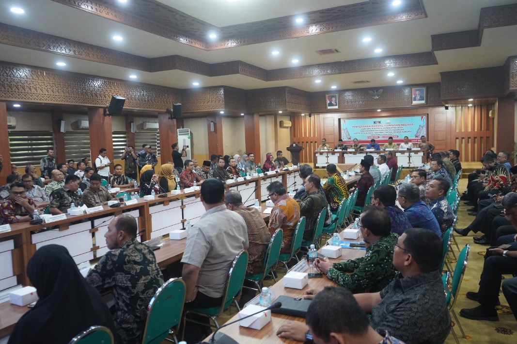 KPK Serahkan Barang Rampasan Negara kepada Pemerintah Aceh. (Foto: BKPA)