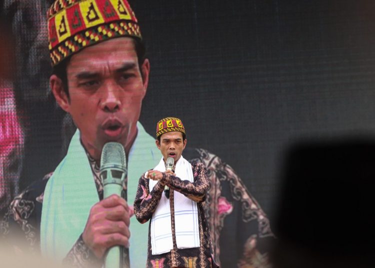Dai nasional Ustaz Abdul Somad (UAS) dijadwalkan kembali mengunjungi Aceh pada penghujung tahun 2025. Kunjungan tersebut berlangsung selama empat hari, mulai 25 hingga 28 Desember 2025. (Foto: INI Network)