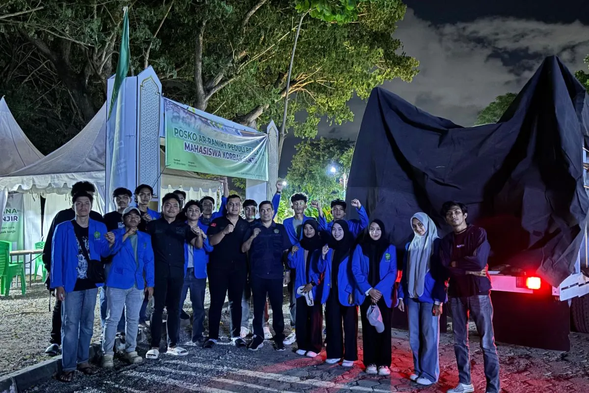 Foto bersama kegiatan UIN Ar-Raniry Banda Aceh mengirim 23 relawan untuk membantu masyarakat di sejumlah wilayah Aceh yang terdampak bencana. (FOTO: Humas UIN Ar Raniry Banda Aceh)