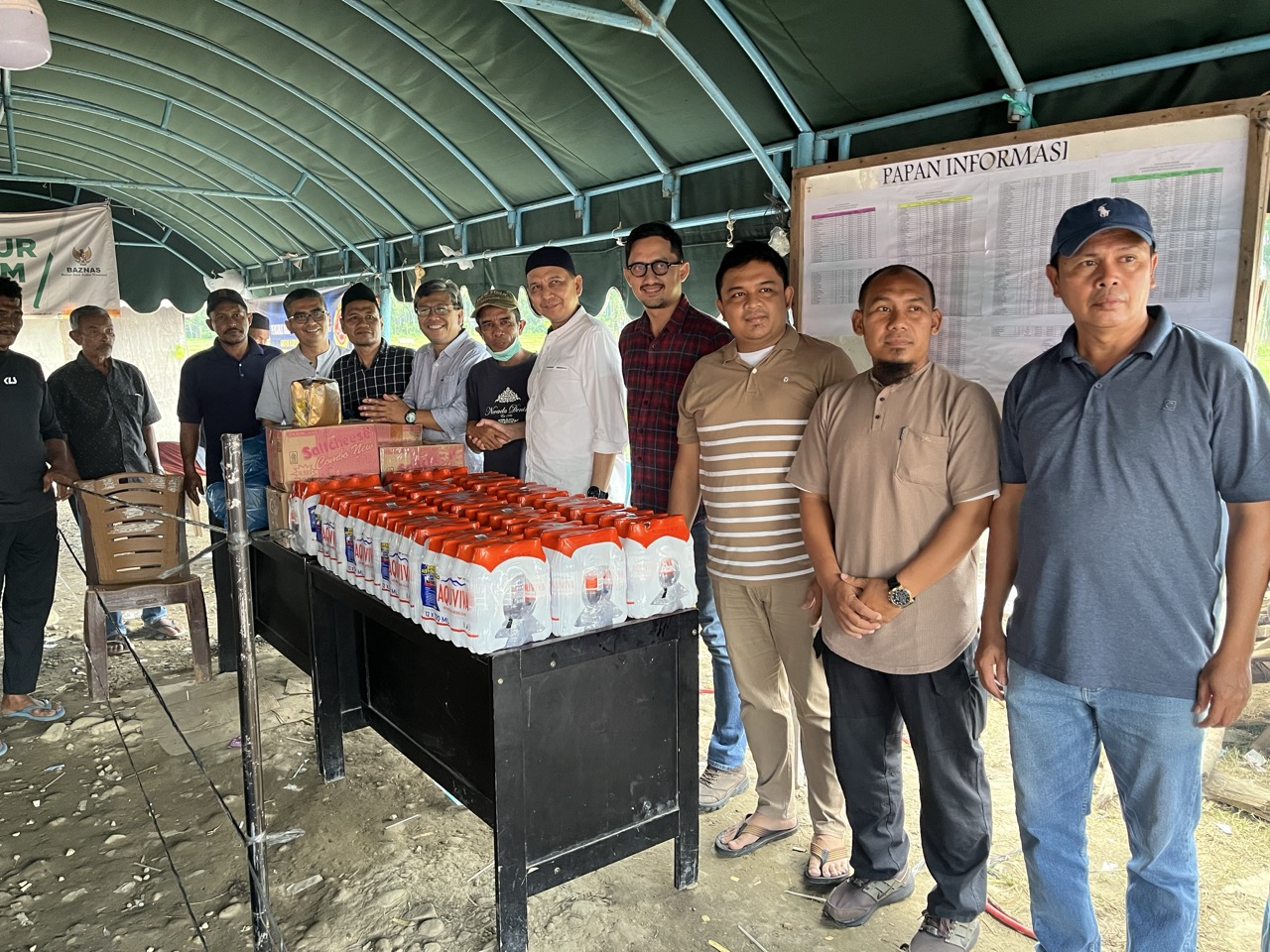 Peduli Bencana, Pegawai DPMPTSP Aceh Salurkan Bantuan ke Pidie Jaya dan Bireuen