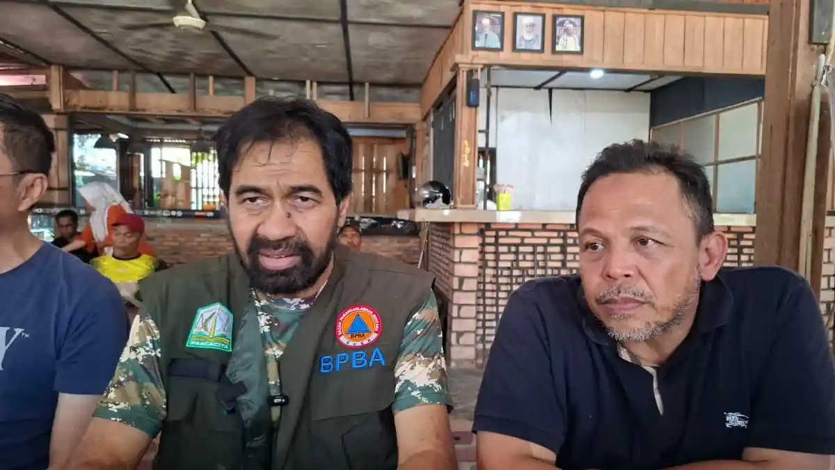 Gubernur Aceh Muzakir Manaf Didampingi Sekjend DPP Partai Aceh Aiyub Abbas alias Abuwa, saat berkunjung ke Aceh Timur, Kamis (4/12/2025). (FOTO: TANGKAPAN LAYAR)