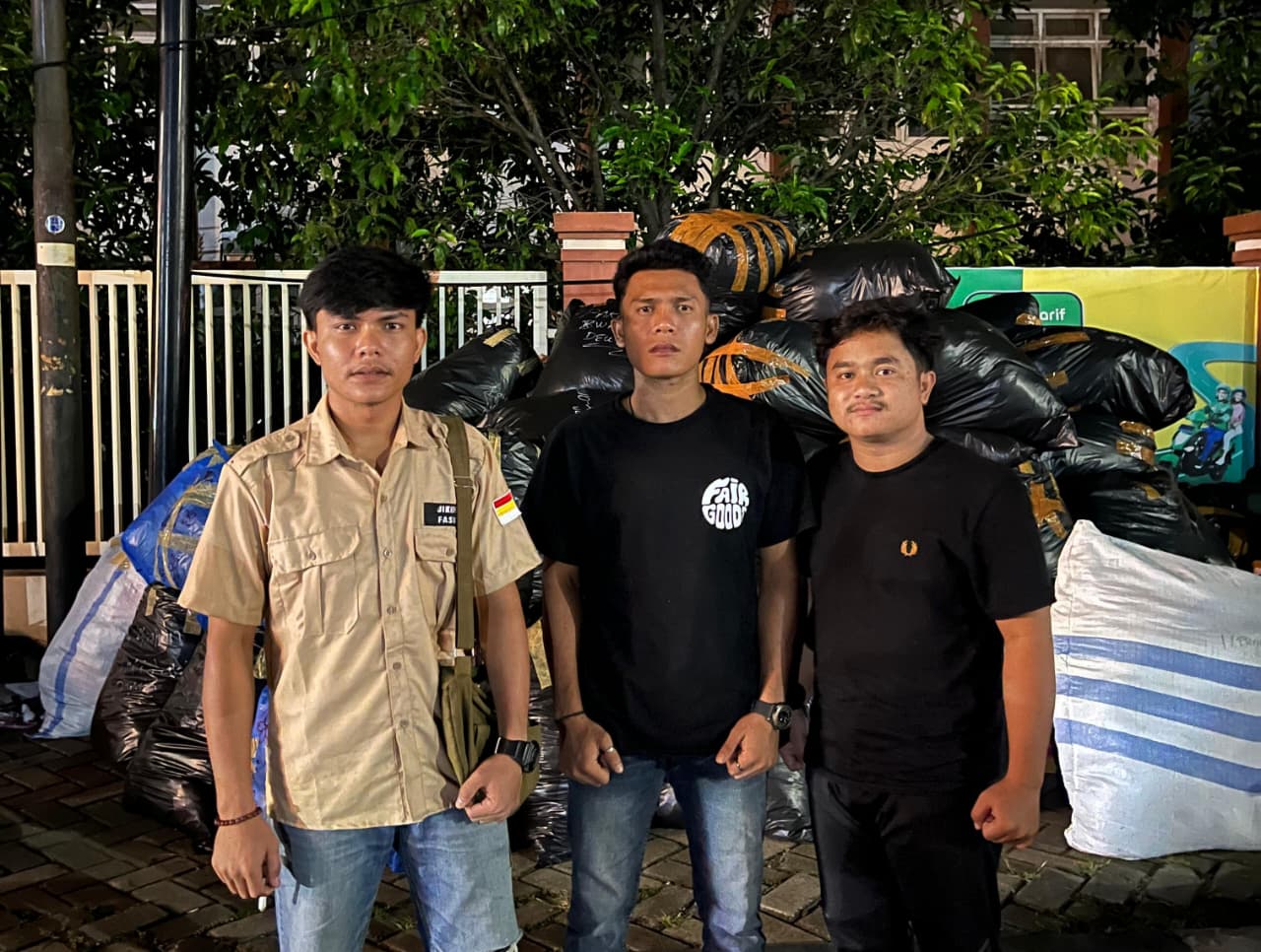 Mahasiswa Bakongan Raya–Trumon Raya Sesalkan Sikap Bupati Aceh Selatan yang Umrah Saat Banjir. (Foto: For Nukilan)