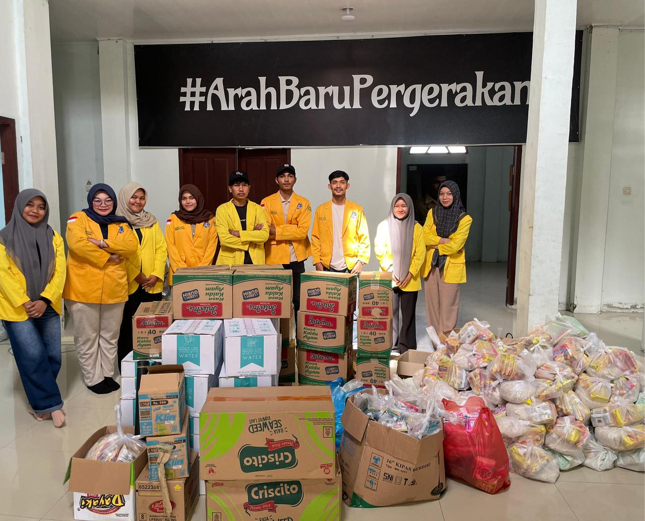 Mahasiswa UTU Salurkan Bantuan ke Pante Ceureumen. (Foto: For Nukilan)