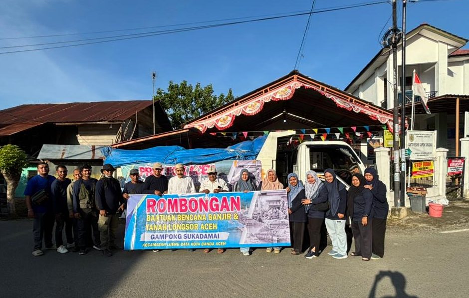 Warga Gampong Sukadamai, Kota Banda Aceh, menyalurkan bantuan kemanusiaan bagi korban banjir di Kabupaten Bireuen. Bantuan donasi jilid pertama tersebut disalurkan ke Gampong Punjot, Kecamatan Jangka, Kabupaten Bireuen, pada 13–14 Desember 2025. (Foto: For Nukilan)