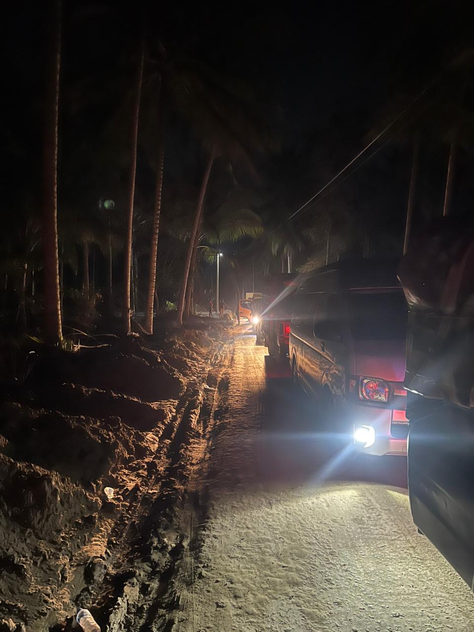 Kondisi antrian kendaraan di Awe Geutah. (Foto: Nukilan/Rezi)