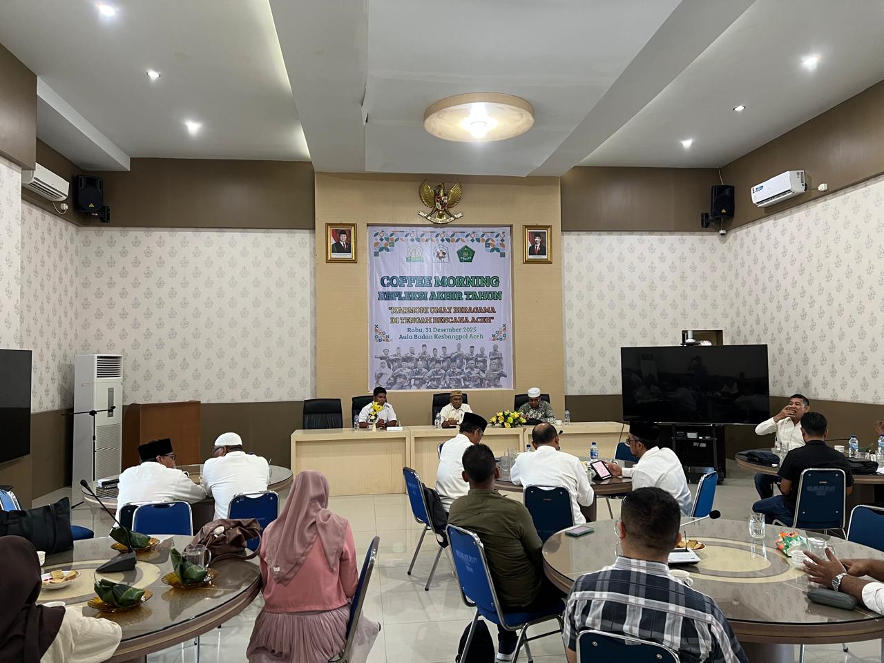 Kegiatan Coffee Morning Refleksi Akhir Tahun yang digelar Forum Kerukunan Umat Beragama (FKUB) Aceh, Rabu 31 Desember 2025. (Foto: Nukilan/Rezi)