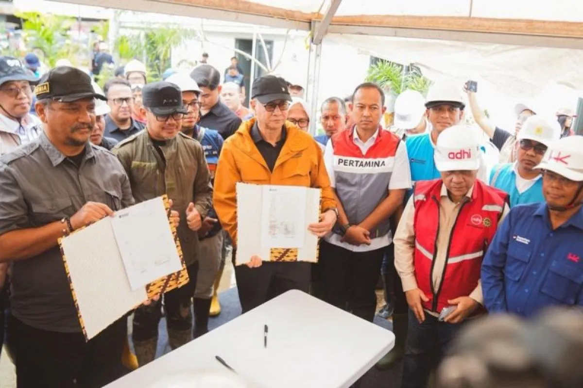 Danantara Indonesia secara resmi menyerahkan 600 unit Rumah Hunian Danantara (huntara) kepada Pemerintah Kabupaten Aceh Tamiang sebagai bagian dari dukungan percepatan pemulihan pascabencana di wilayah terdampak. (FOTO: ANTARA)